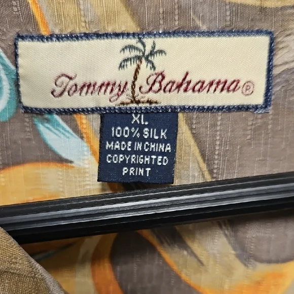 Tommy Bahama Men's Casual Shirts/Tropical Design (lot of 2) - Picture 3 of 5